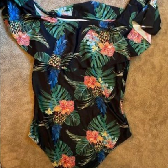 Floral OFF SHOULDER swimsuit - Picture 6 of 7